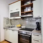 Апартаменты Elanda Downtown *