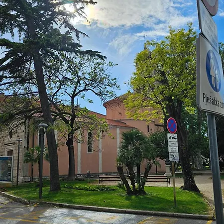 Elanda Downtown Apartman