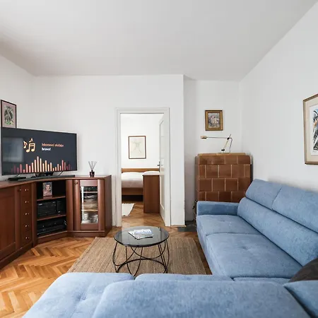 Elanda Downtown Apartman Zára