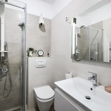 Elanda Downtown * Zára