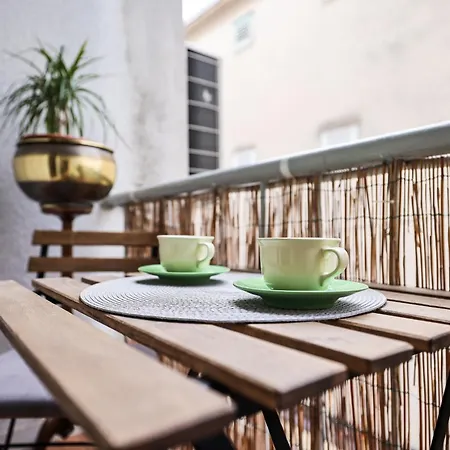 Elanda Downtown Apartman Zára