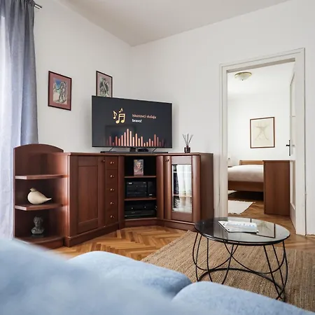 Elanda Downtown Apartman *