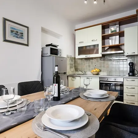 Apartman Elanda Downtown *