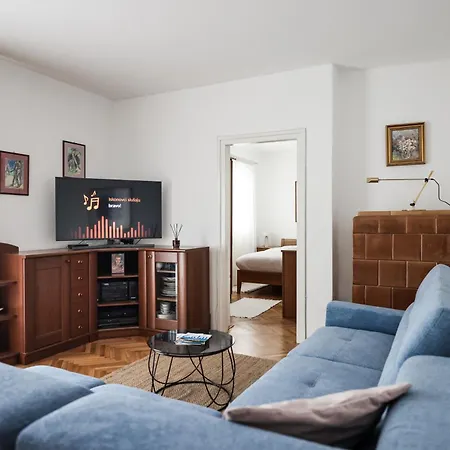 Elanda Downtown Zára